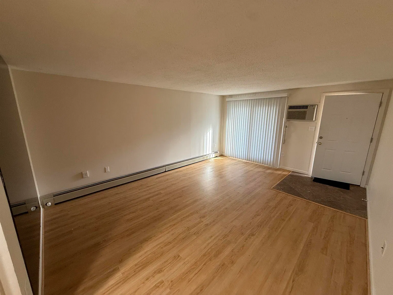 1 bed, 1.0 bath, 532 sqft, $2,100 — Photo 2