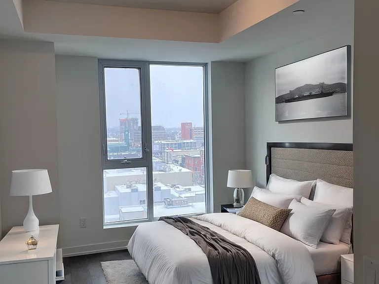 55 Duke St W #906 — Photo 10
