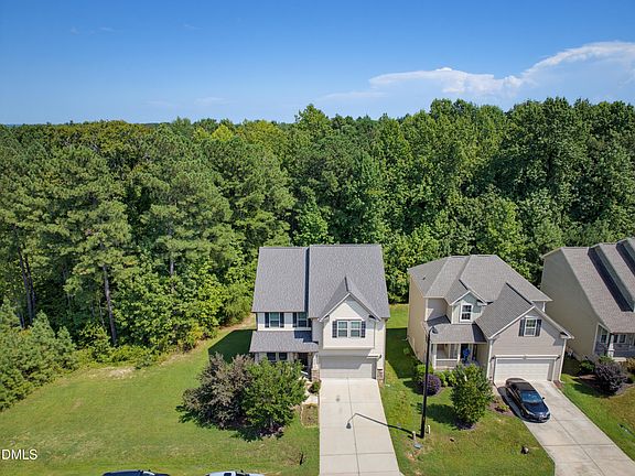 2nd image of 210 Davelyn Ct