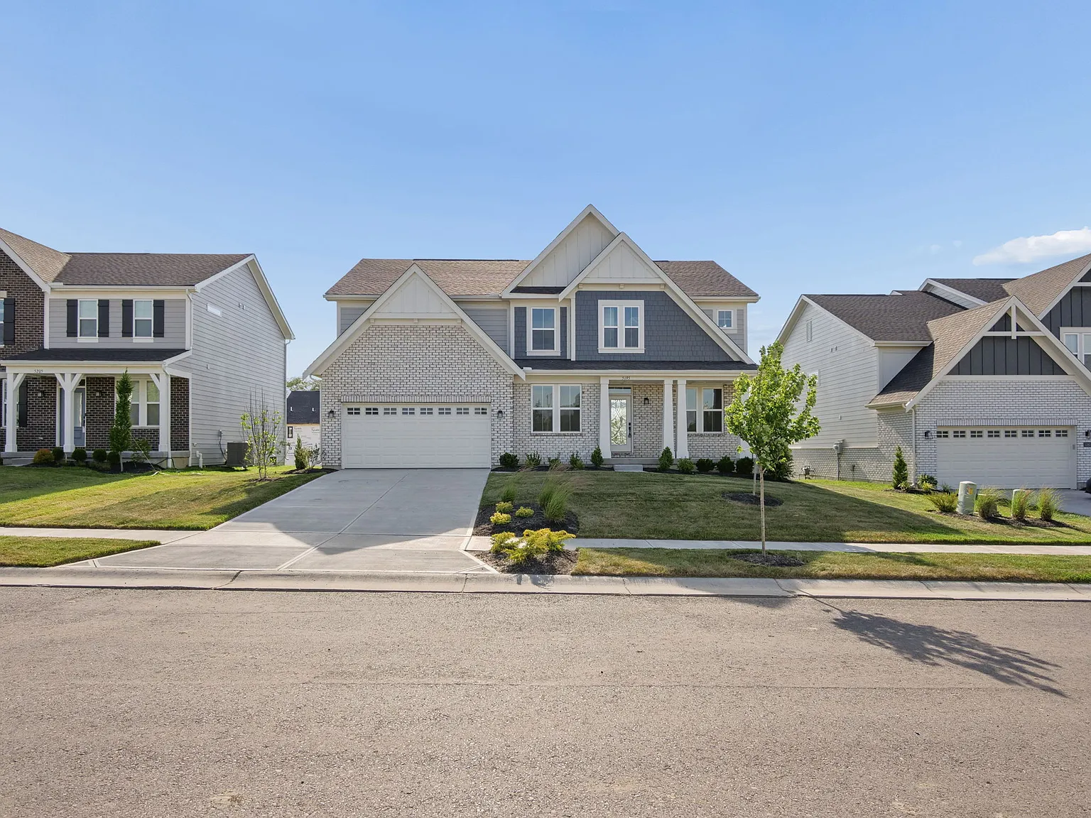 4 bed, 2800 sqft, $4,200 — Photo 3