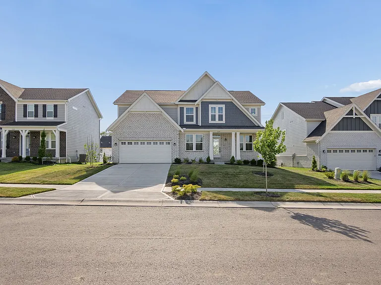 5195 Brookfield Dr — Photo 3