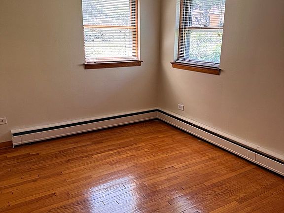 3rd image of 2555 N Nordica Ave #1