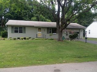 34 Warner St, Greenfield, MA 01301