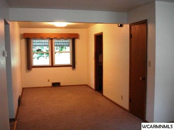 3rd image of 834 Redwood Dr