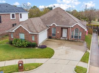 304 Briar Cove Cir, Red Oak, TX 75154