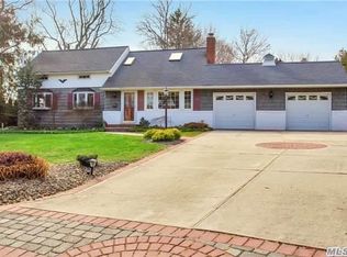 4 Wellwood Ct, East Northport, NY 11731
