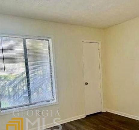 5th image of 156 Summerwood Dr