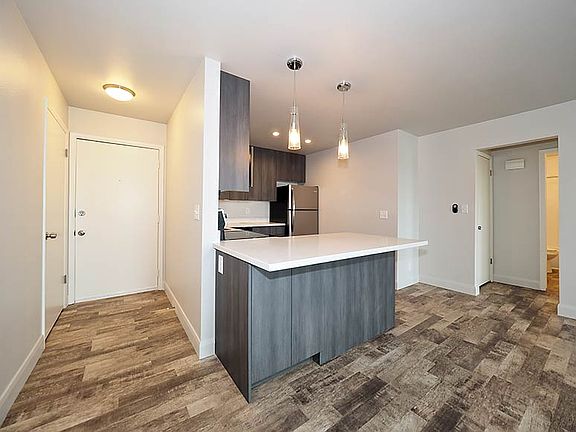 3rd image of 172 W Clinton Ave APT 102