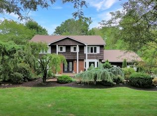 4 Rennes St, Pine Brook, NJ 07058