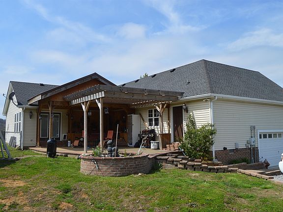 4th image of 2333 Highway 130 W