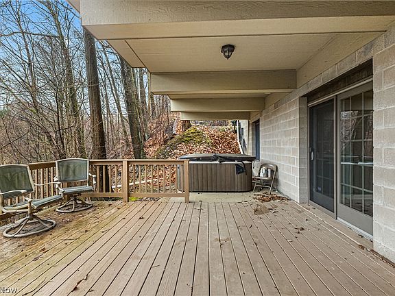3rd image of 5695 Annie St
