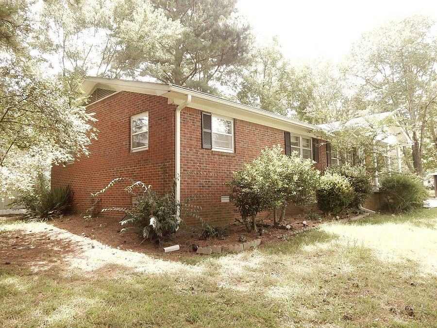 2nd image of 218 Fairview St