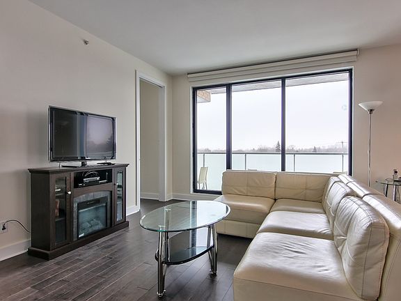 3rd image of 7361 Avenue Victoria #410