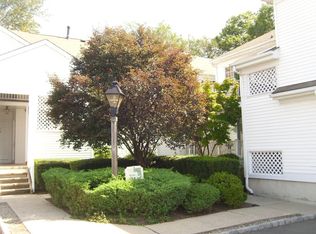 73 Smithfield Ct, Basking Ridge, NJ 07920