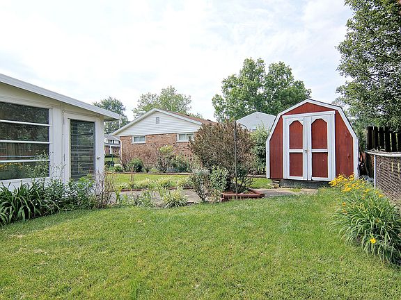 2nd image of 4699 Elizabeth Pl