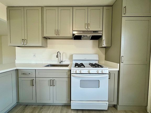 4th image of 33441-33443 4th St