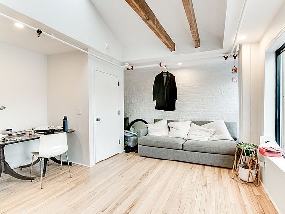 5th image of 155 Wythe Ave Unit 2