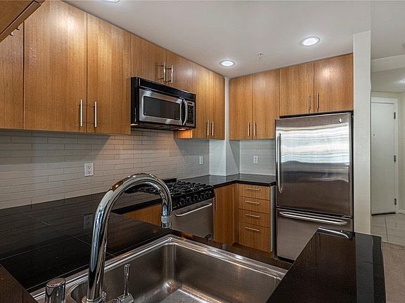 4th image of 2721 1st Ave