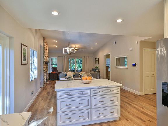 5th image of 6199 Sequoia Dr