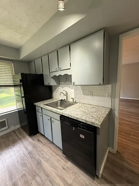 2 bed, $1,175 — Photo 2