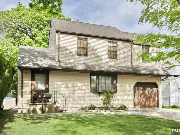405 Terhune Ave, Paramus, NJ 07652