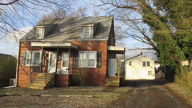 1st image of 3836 Memorial Blvd