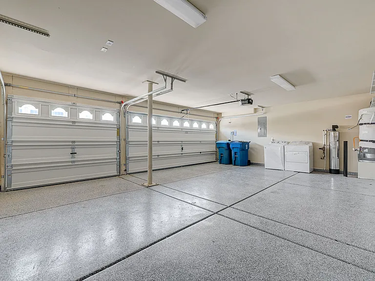 706 Eros Ct — Photo 36