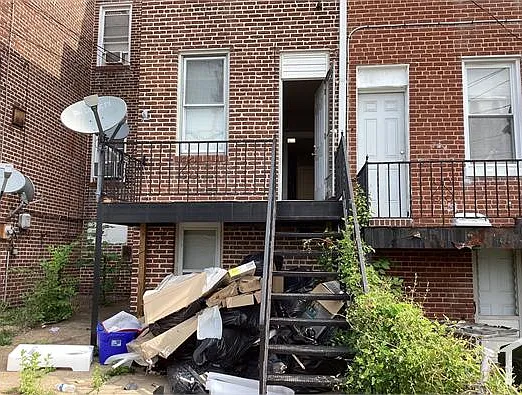 2875 Mayfield Ave #A — Photo 13