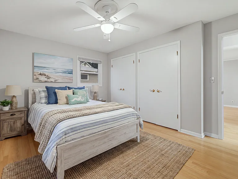 4536 N Larkin St — Photo 20