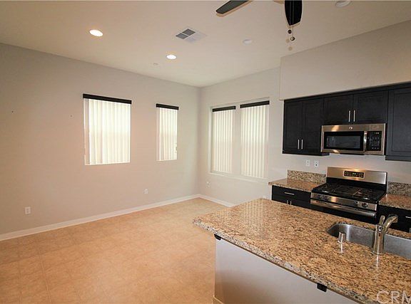 4th image of 713 Sawyer Pl