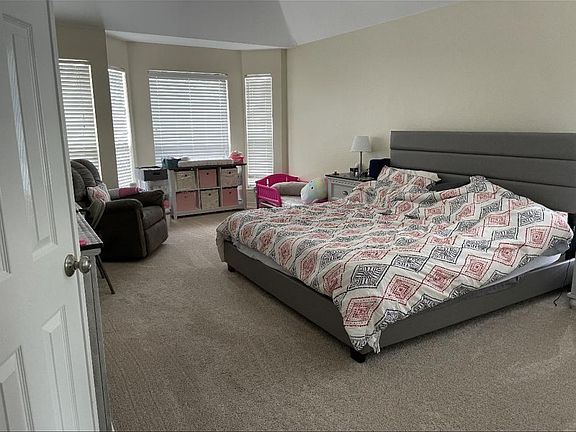 3rd image of 4648 Summit Hill Dr