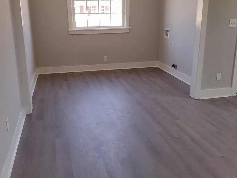 2121 Cosgrove Ave — Photo 5