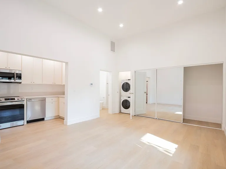 The Coastal Apartments — Photo 9