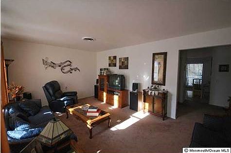 4th image of 1B Carnation Dr