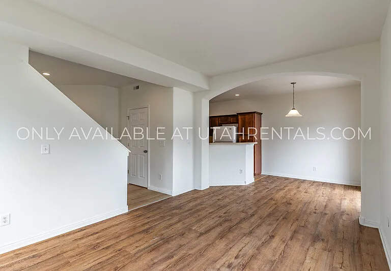 211 Greenfield Cir #150 — Photo 13