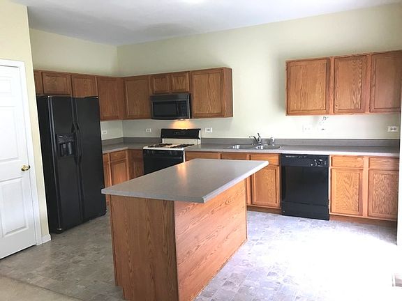 5th image of 207 Southwicke Dr