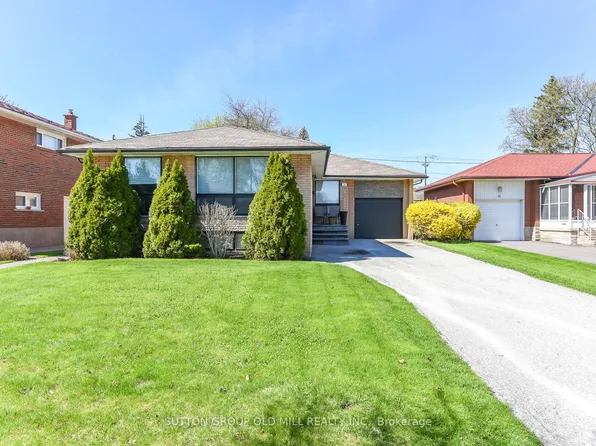 14 Shipley Rd, Toronto, ON M9R 3H8