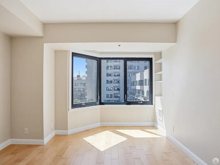 601 Van Ness Ave #406 — Photo 24