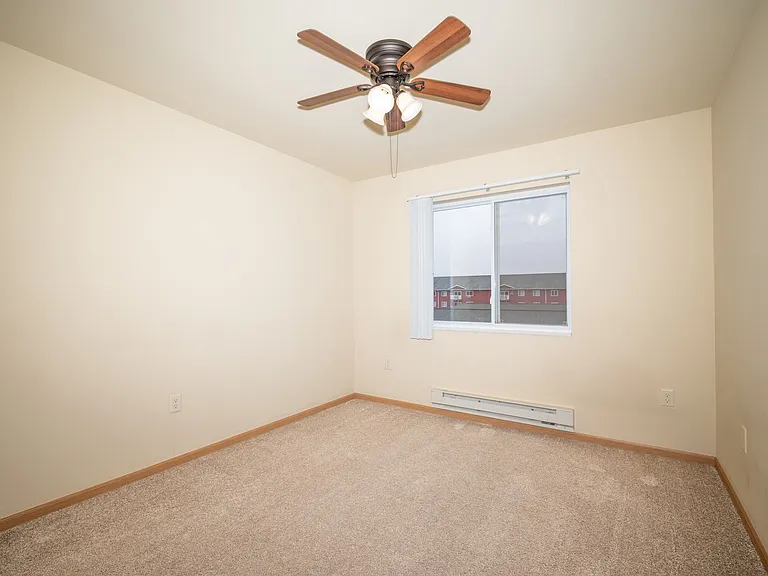 Berry Pointe Luxury Apartments — Photo 14