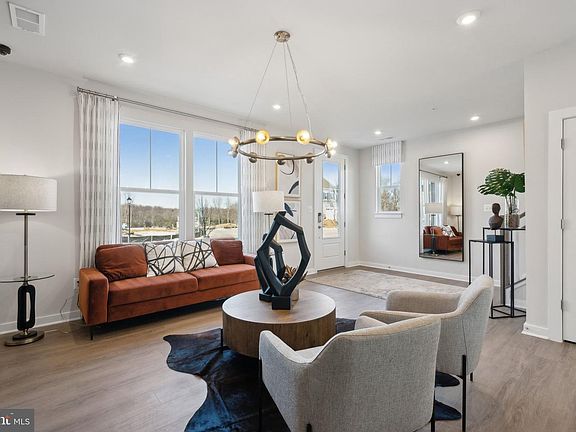 3rd image of 10939 Pinnacle Green Rd