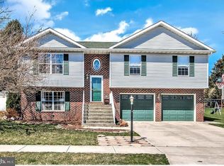 71 Dakota Dr, Hanover, PA 17331