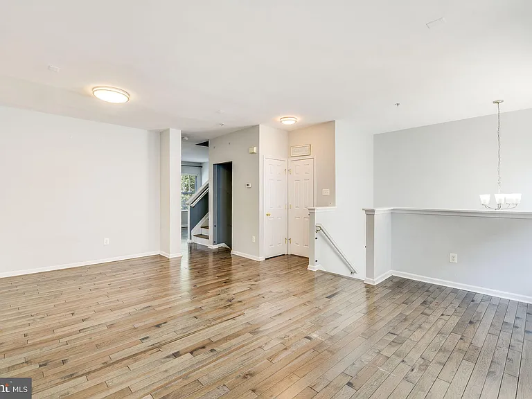 7742 Valley Oak Dr #91 — Photo 6