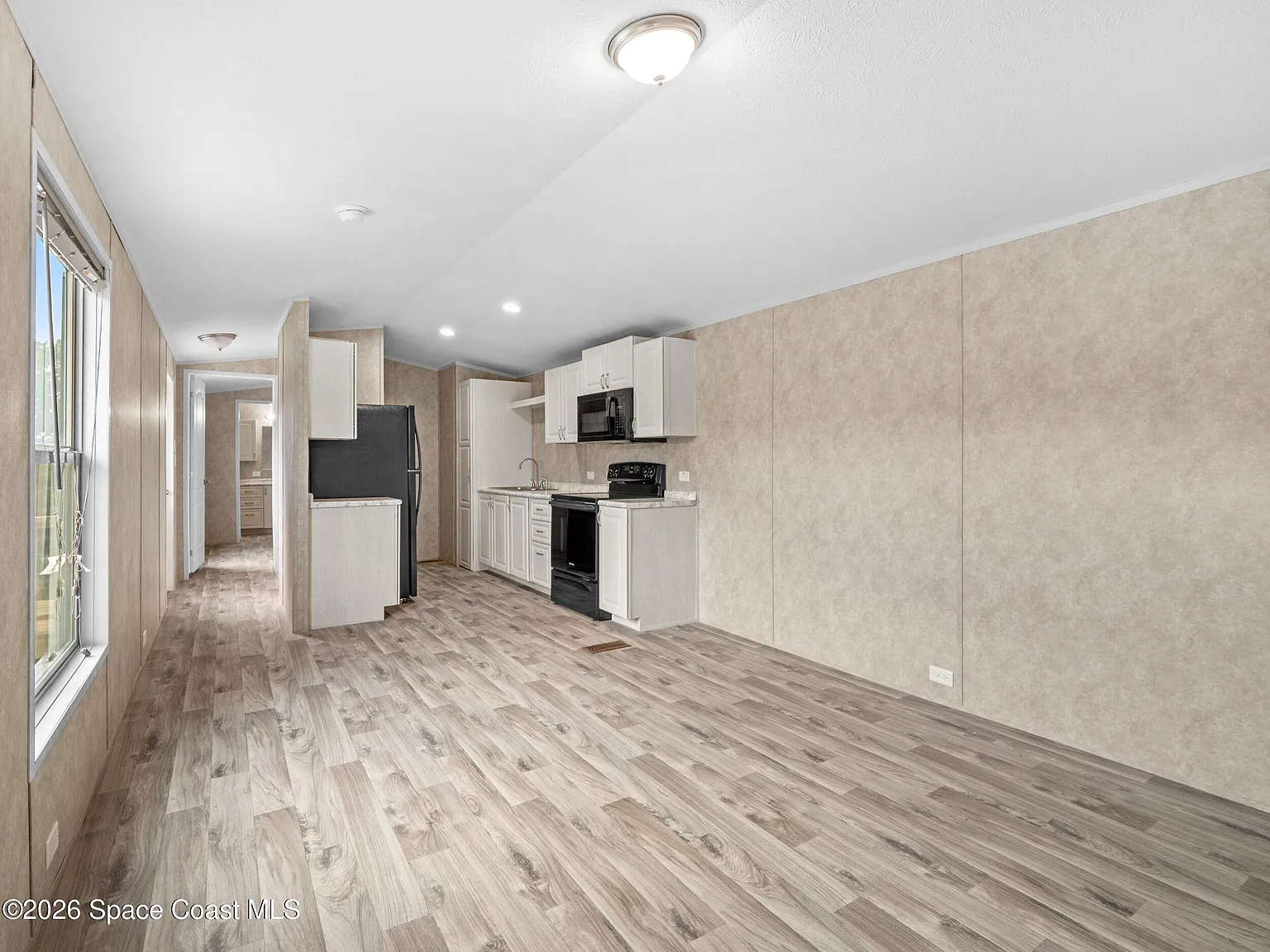 2 bed, 2.0 bath, 625 sqft, $1,840 — Photo 3