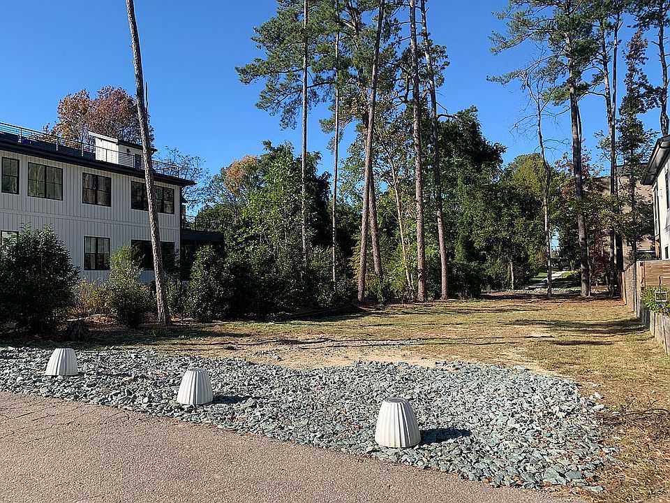 1st image of 203 Pleasants Ave
