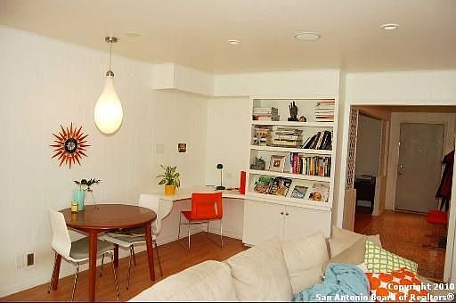 4th image of 504 Travertine Ln