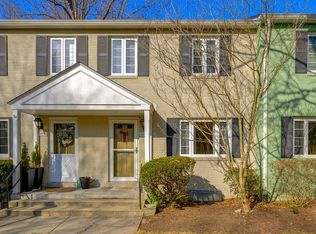 9848 Hollow Glen Pl, Silver Spring, MD 20910