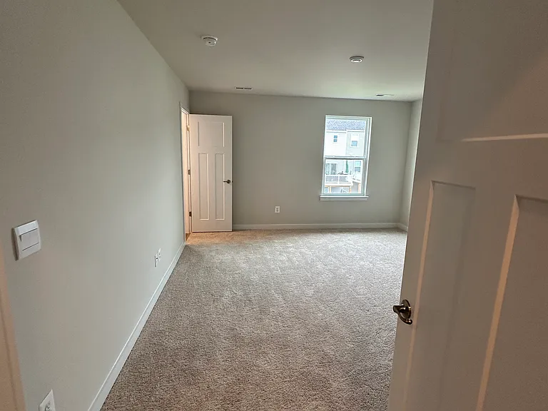 212 Huntwellwest Blvd — Photo 34