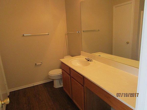 4th image of 706 Parkford Ln