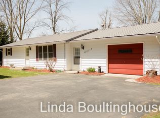 9325 E Colby Rd, Crystal, MI 48818