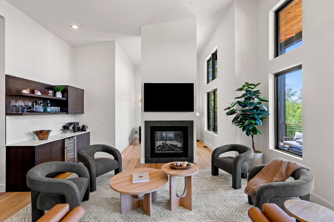 next background image